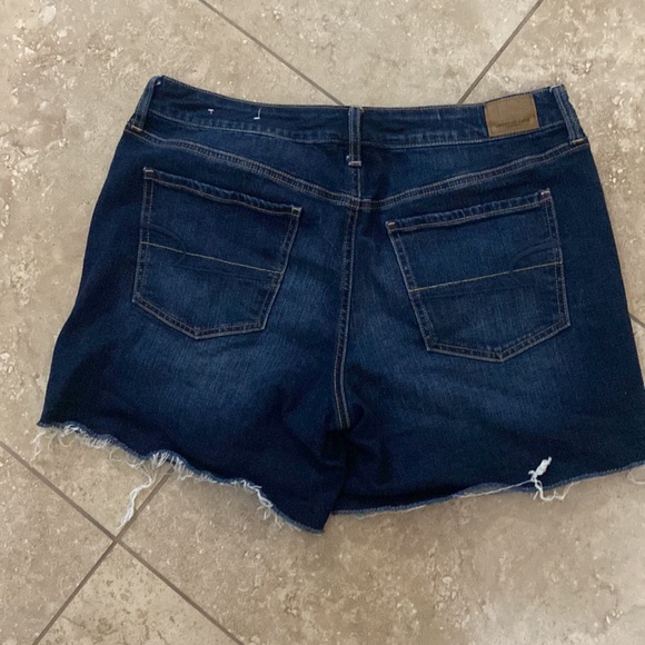 Women’s shorts - Picture 2 of 2